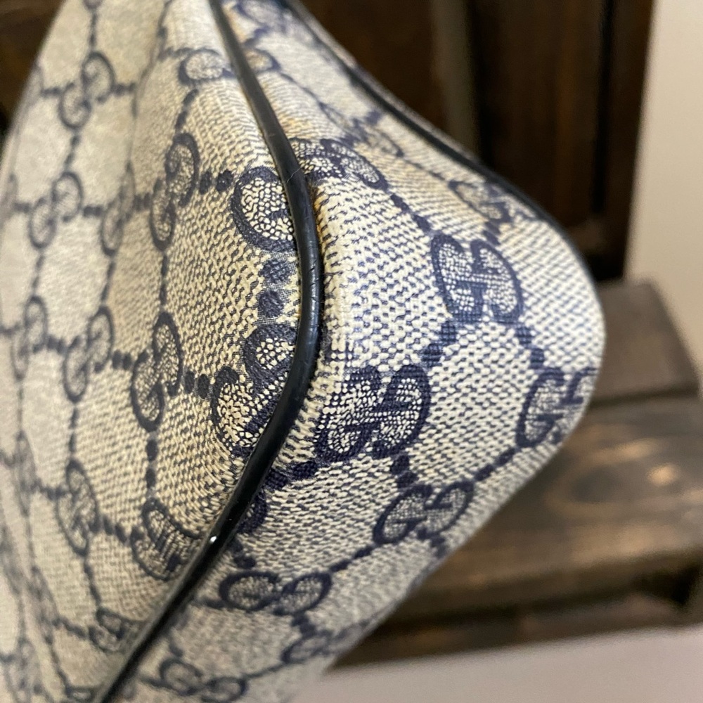 Vintage Gucci cosmetic clutch bag - Picture 3 of 11